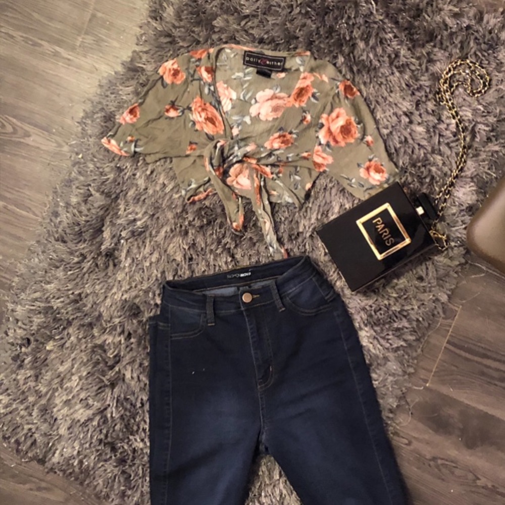 Floral tie up crop